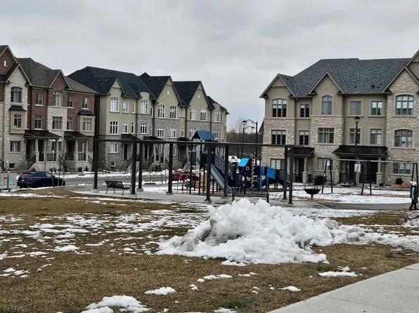 28 Island Green Ln, Markham, ON L6C 0Y7