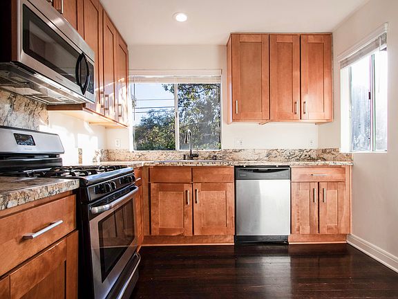 3rd image of 1298 S Cloverdale Ave #1