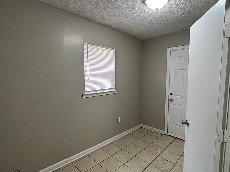 5022 Byron Rd — Photo 9