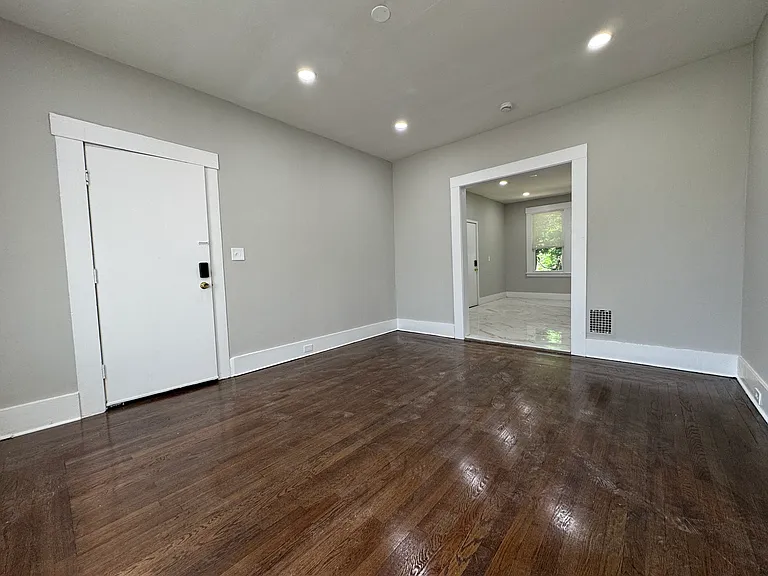 346 Goffe St #R2 — Photo 7