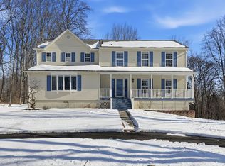 35298 Scotland Heights Rd, Round Hill, VA 20141