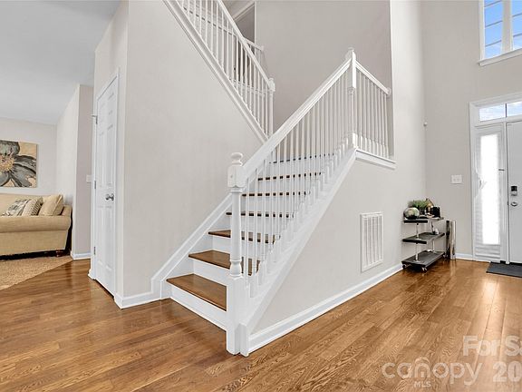 3rd image of 10706 Hellebore Rd