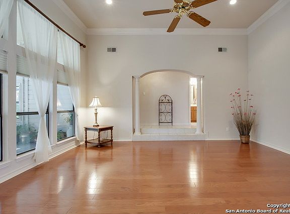 3rd image of 8634 Waldon Hts