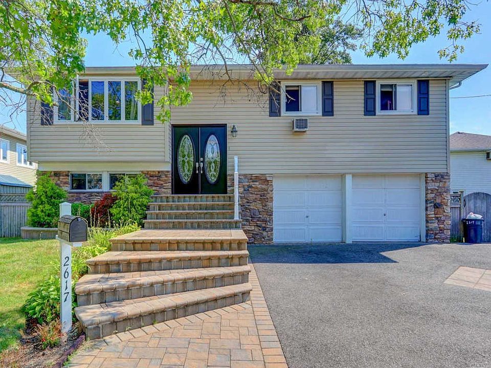 1st image of 2617 Bryant Dr