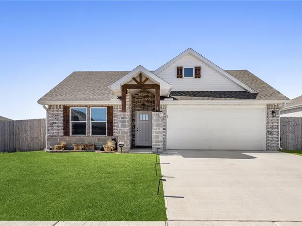 637 Lewis St, Pea Ridge, AR 72751