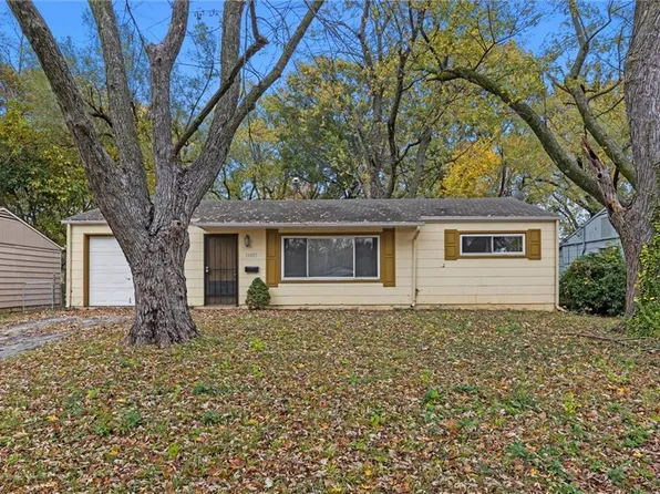 11007 Cambridge Ave, Kansas City, MO 64134