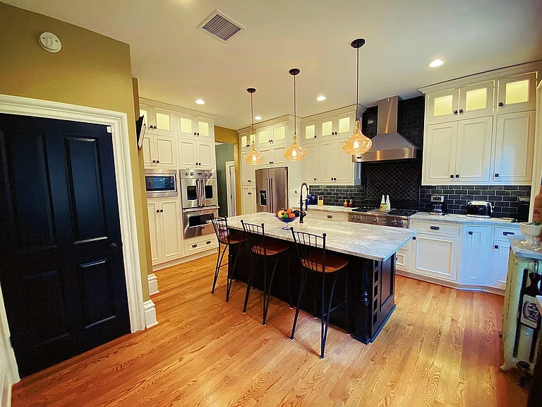 410 Maple St — Photo 10
