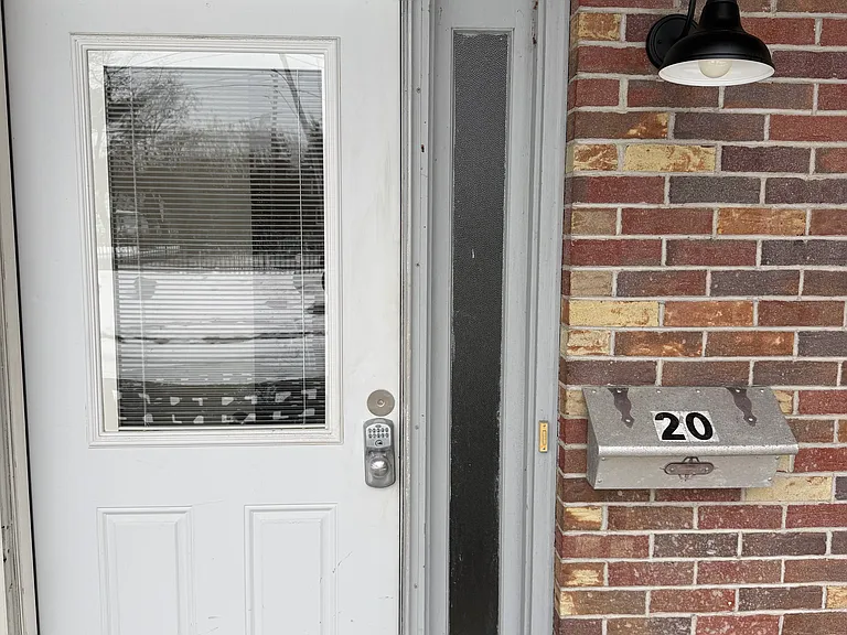 4610 Post Rd #20 — Photo 3