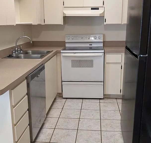 2848 SW 39th Ave — Photo 6