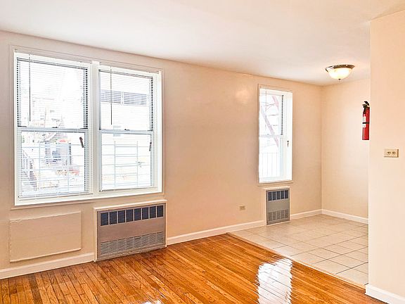 3rd image of 18735 Hillside Ave APT 7L
