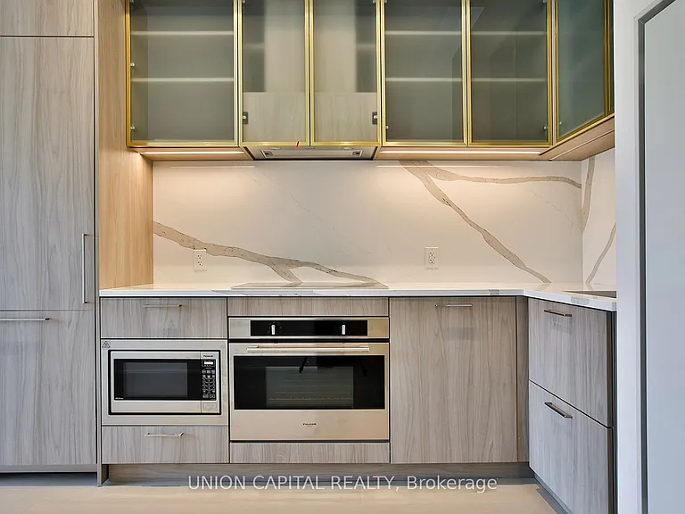 36 Olive Ave #Townhouse 103 — Photo 5