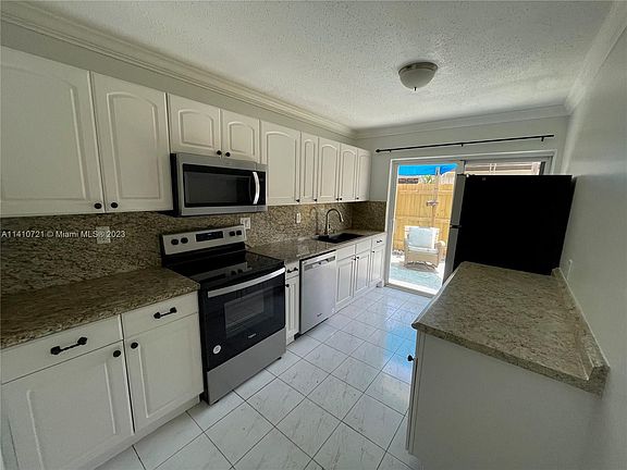4th image of 1941 NE 56th St #2