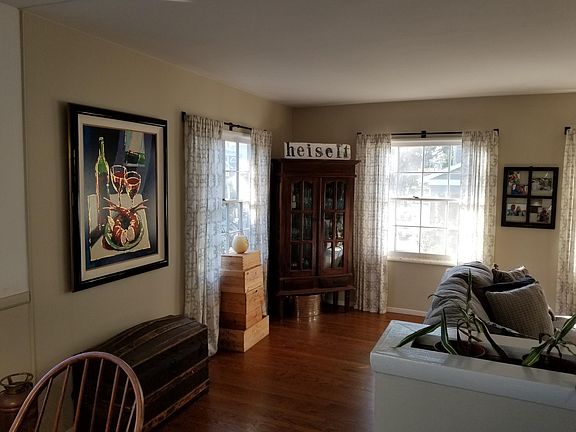 5th image of 1401 Elm Ave