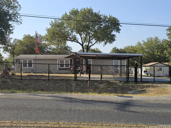 22025 Priest Rd, Elmendorf, TX 78112