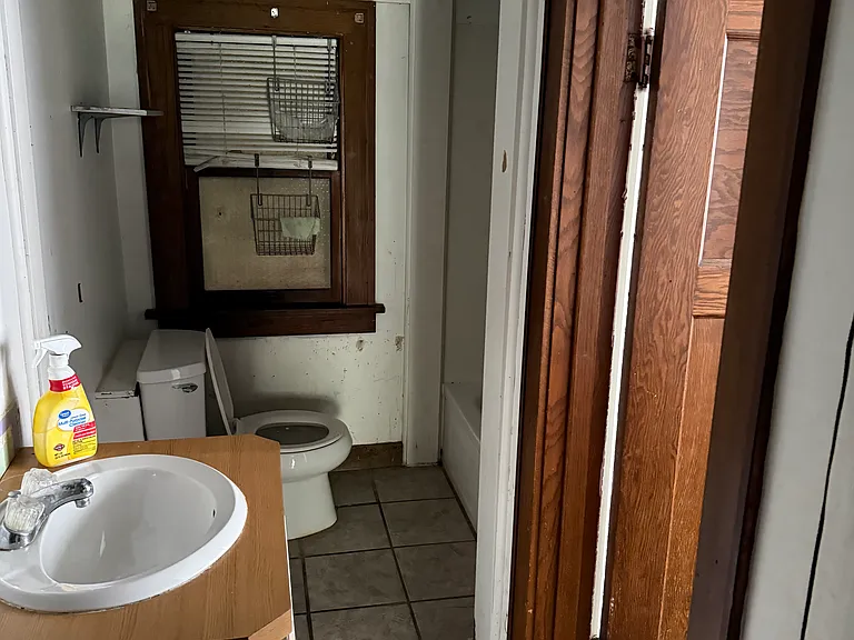 330 Lybrand St #1 — Photo 2