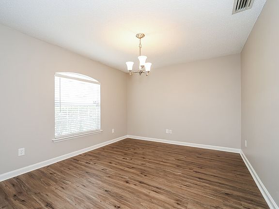 5th image of 440 Sanwick Dr