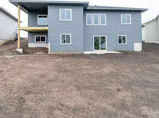 124 Skyline Dr, Valley Springs, SD 57068