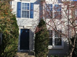 7049 Sauvage Ln, Gainesville, VA 20155