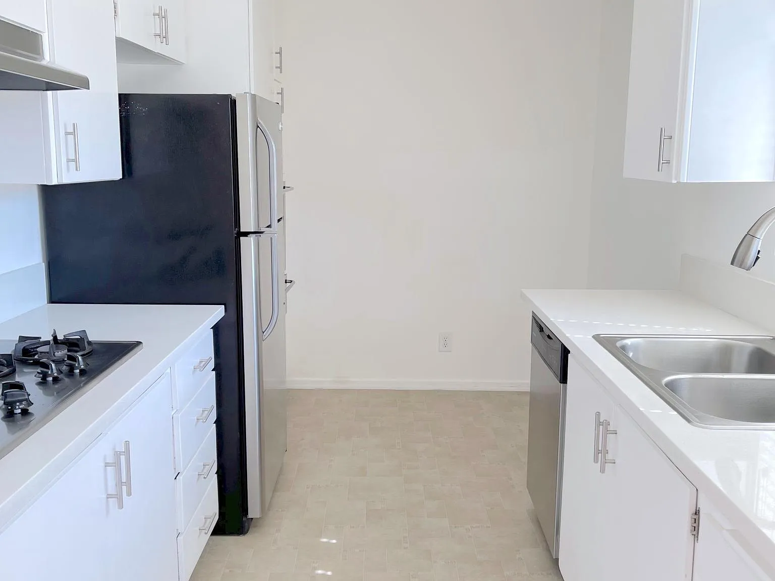 340 South St. Andrews Place — Photo 4