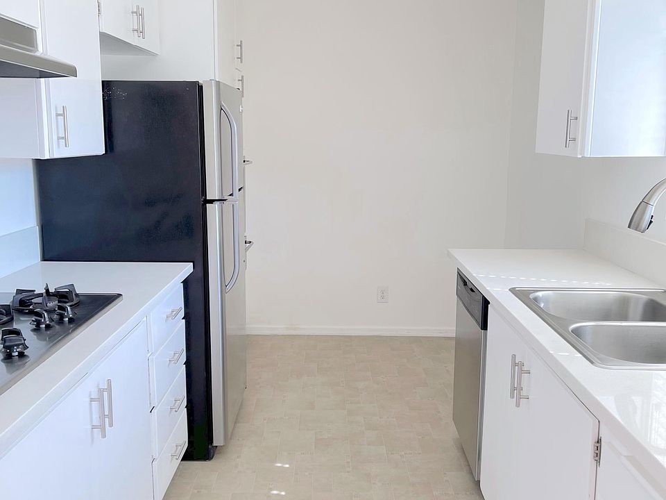 *IMAGES: Model Unit -Vacant units might differ slightly, inquire within for images/video from our manager*