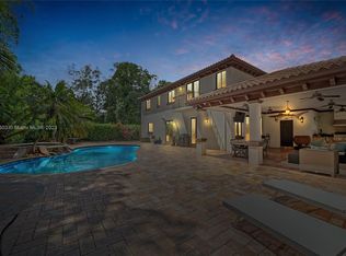 5621 SW 68th Ct, Miami, FL 33143