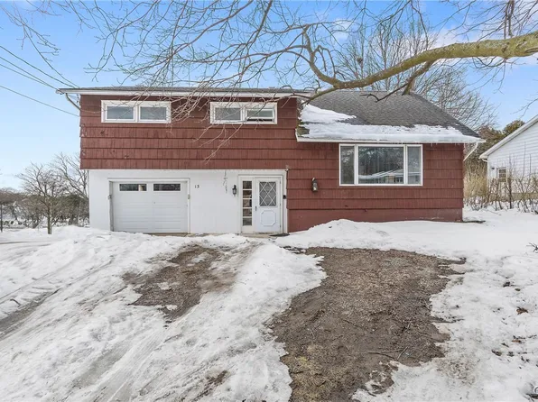 13 Baylis St, Oswego, NY 13126