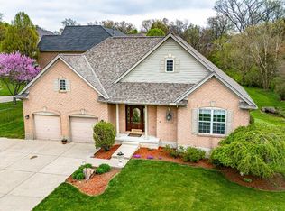 1148 Devils Backbone Rd, Cincinnati, OH 45233