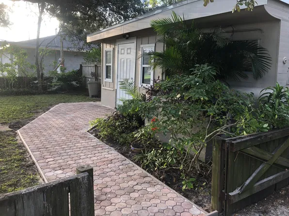 518 Walker St, Holly Hill, FL 32117