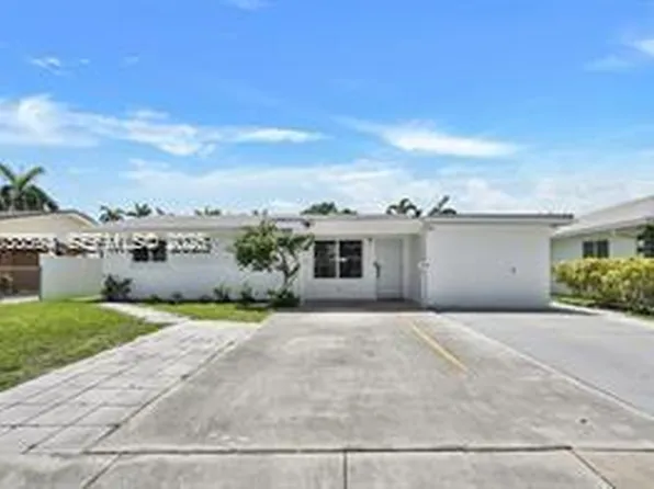 814 NE 4th St, Hallandale, FL 33009