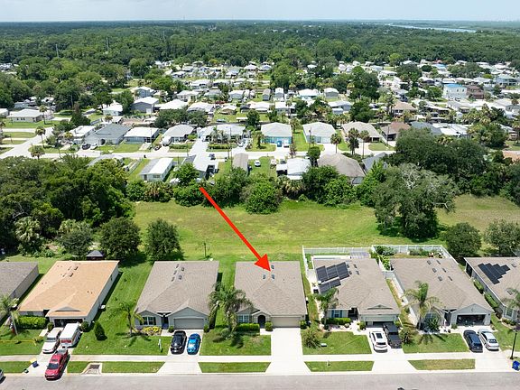 2nd image of 121 Fishermans Cove Dr
