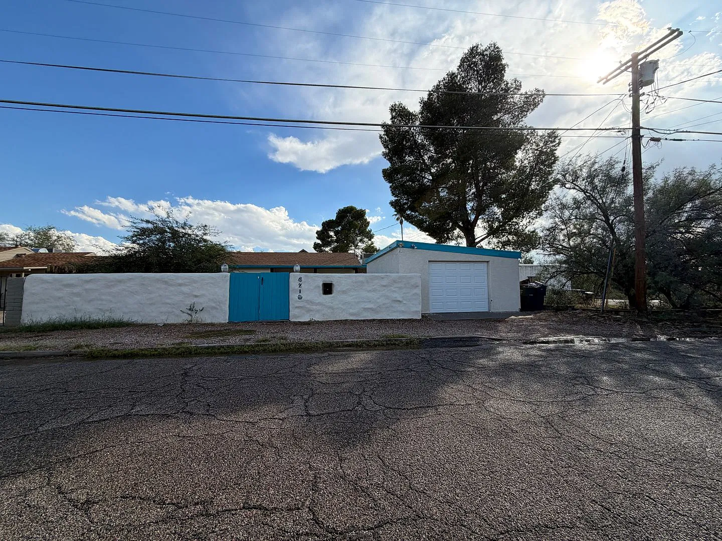 3Bdm 2Ba Home, Popular Location, All Utilities Included, Coming soon! — Photo 4