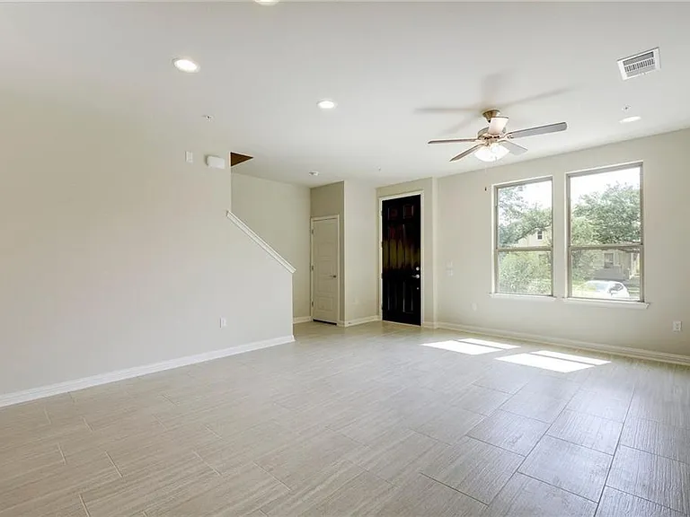 13800 Lyndhurst St #304 — Photo 6