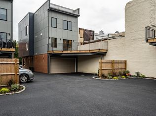 237 Tasker St, Philadelphia, PA 19147