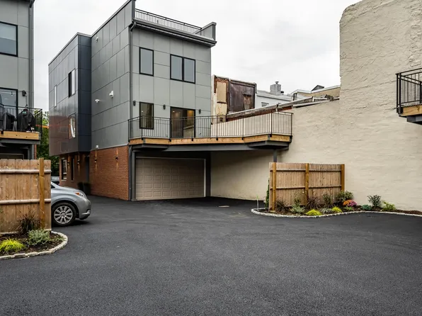 237 Tasker St, Philadelphia, PA 19147
