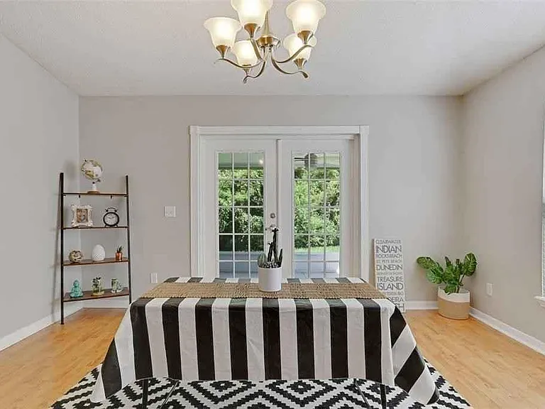 25002 Hyde Park Blvd — Photo 7