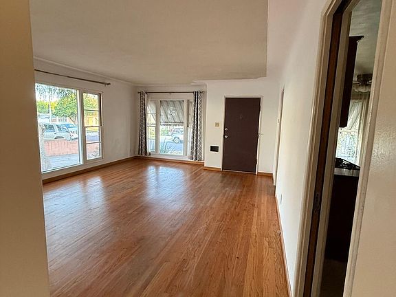 5th image of 13701 Russell St #1