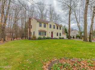 4 Woods Way, Clifton Park, NY 12065