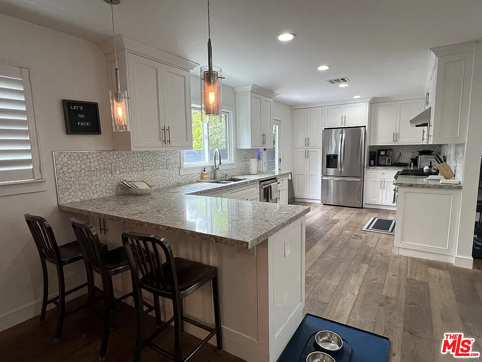 4 bed, 5.0 bath, 2784 sqft, $14,500 — Photo 4