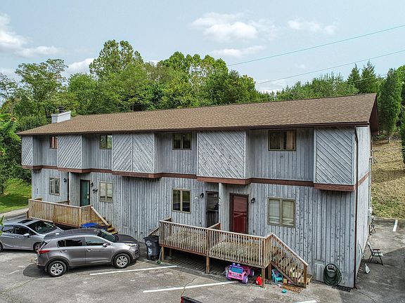 3rd image of 457 Eastley Ct APT 3