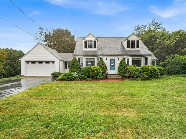 3714 Mendon Rd, Cumberland, RI 02864