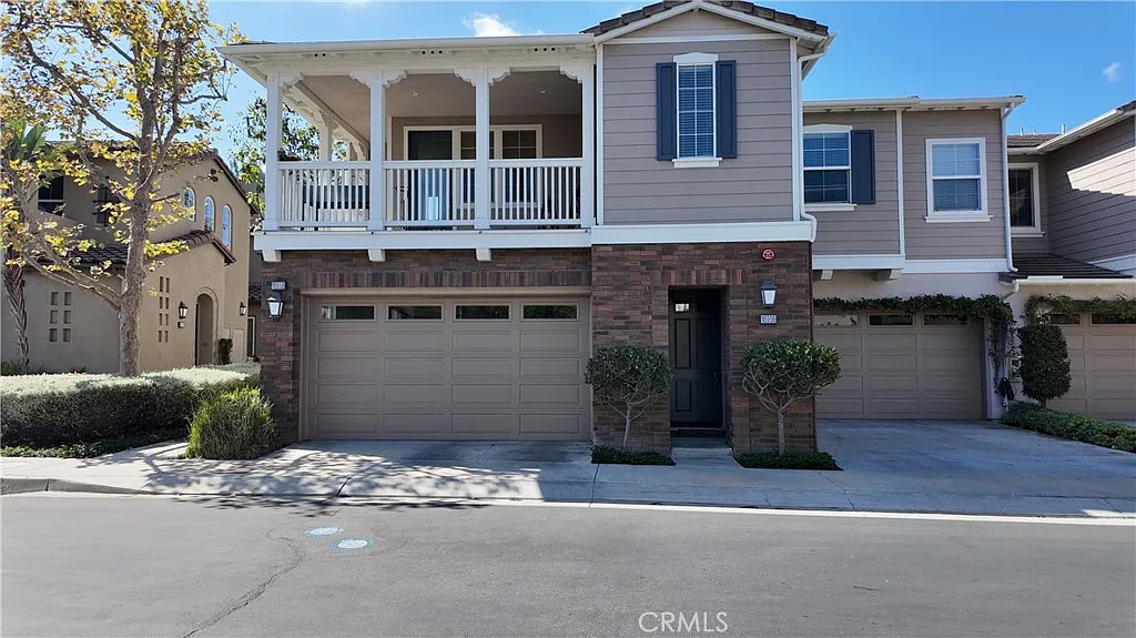 3 bed, 2.5 bath, 2601 sqft, $4,700 — Photo 2