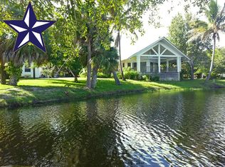 1993 NE Lake Pl, Jensen Beach, FL 34957