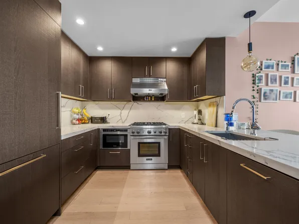 1400 Hudson Street image 1 of 45