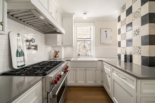 Sold by Modlin Group | media 11