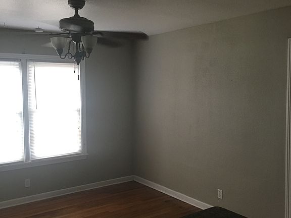 2nd image of 201 E Wildwood Dr