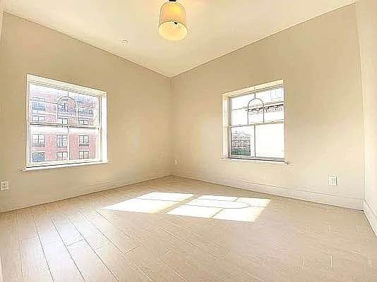 5th image of 272 W 139th St #4E