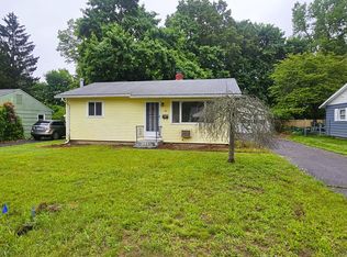 30 Hardwood Rd, Plainville, CT 06062