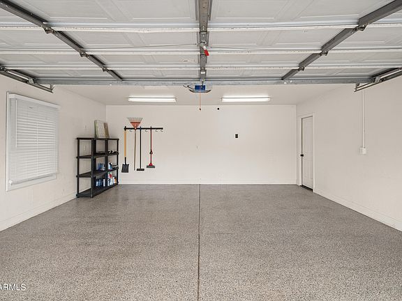 5th image of 25 SPUR Court