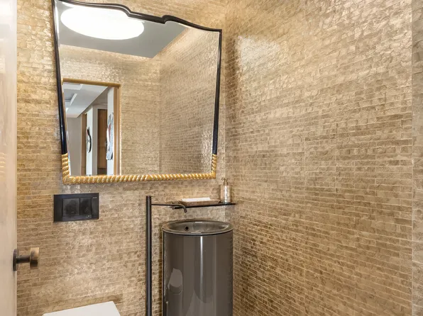 150 West 56th Street image 7 of 23