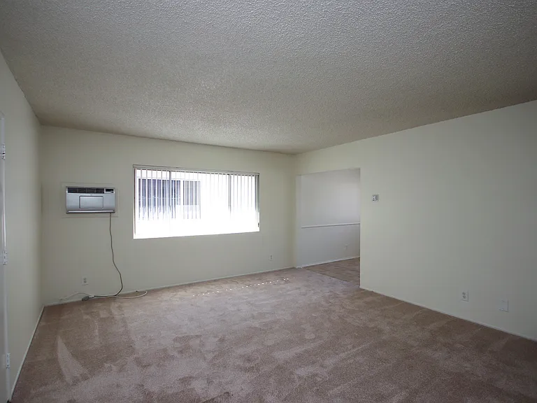 205 E Commonwealth Ave #D — Photo 3